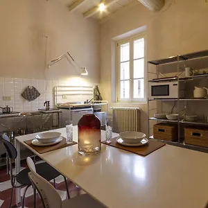La Porta Accanto - Smart Holiday Appartamento Mantova